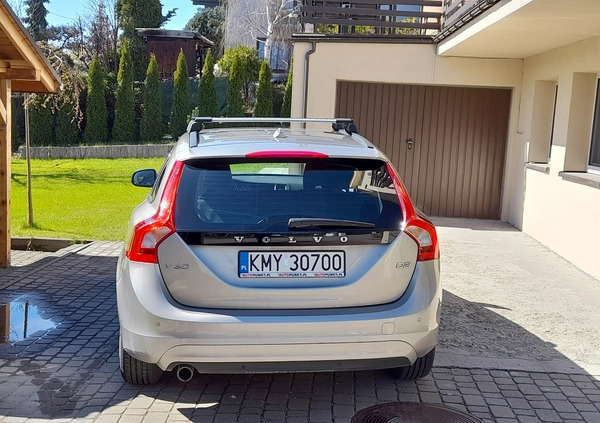 Volvo V60 cena 41500 przebieg: 200000, rok produkcji 2016 z Myślenice małe 562